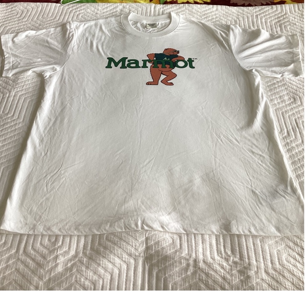 Marmot Mountain Works Leaning Marty Bear Graphic‎ T-Shirt Mens XL White Clover